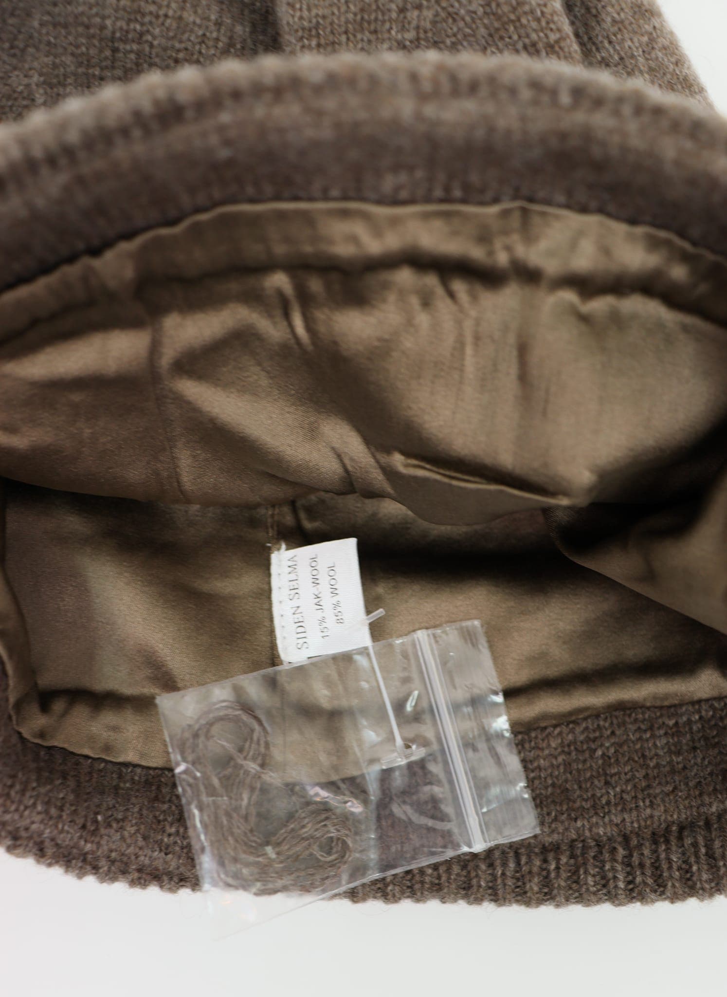 Ull/jakullmössa med sidenfoder, Mocca