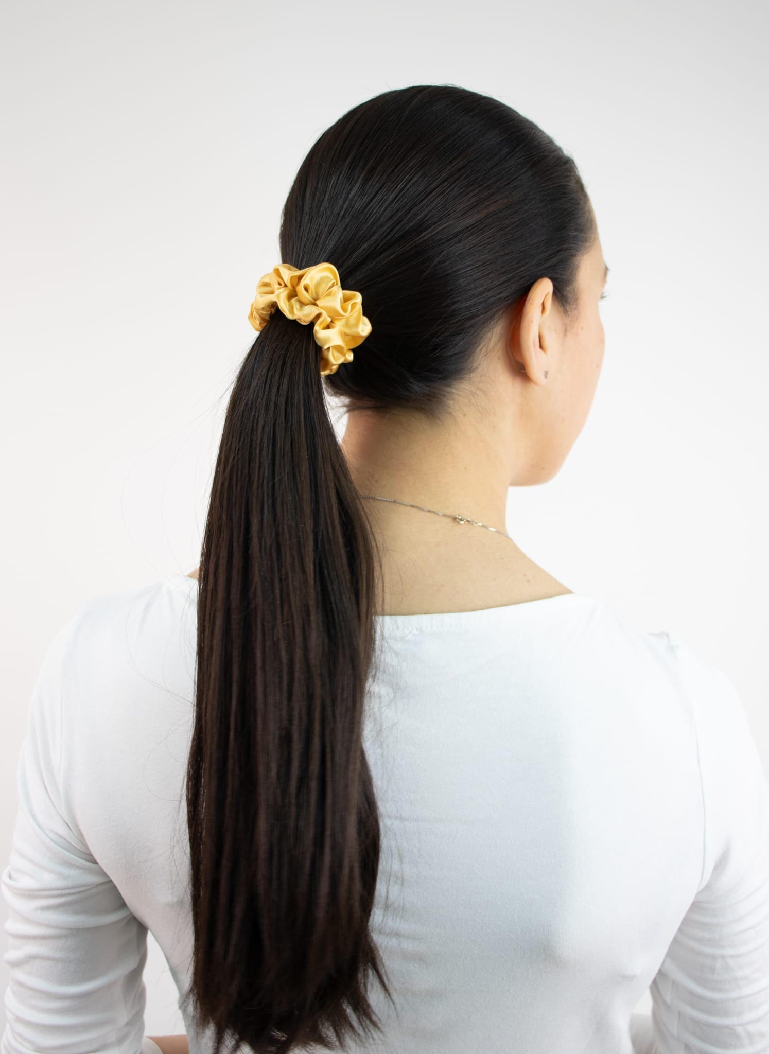 Sidenscrunchie Satin Smalare Lejonguld