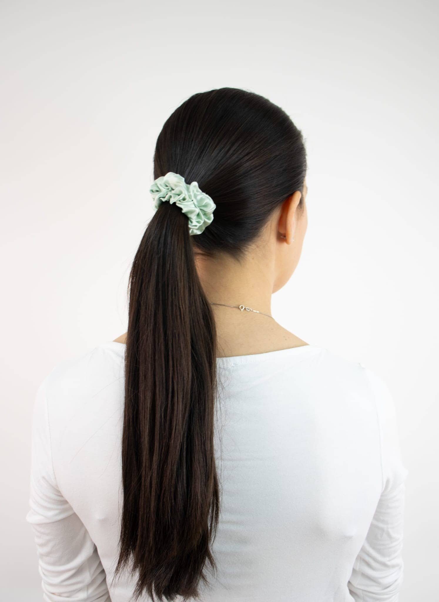 Sidenscrunchie Satin Smalare Mintgrön
